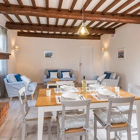Castroncello Sleeps 6 Pool Air Con Wifi Villa *
